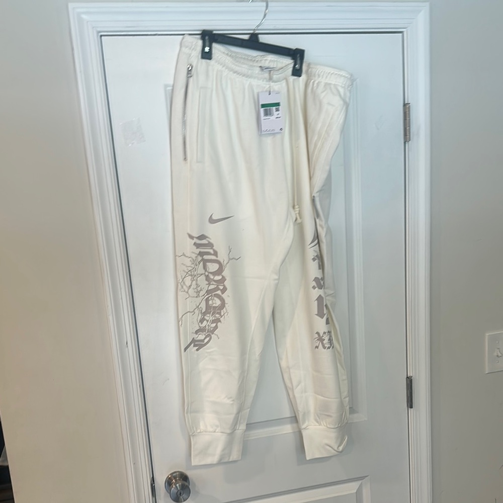 Nike Cream Joggers Soft Cotton-Blend Elastic Waist